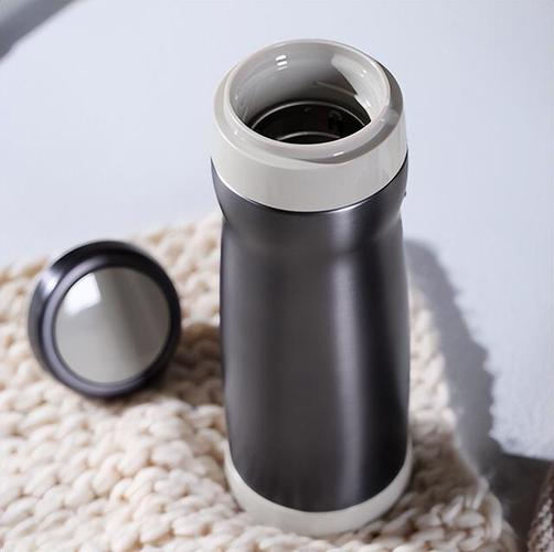 Vacuum cup