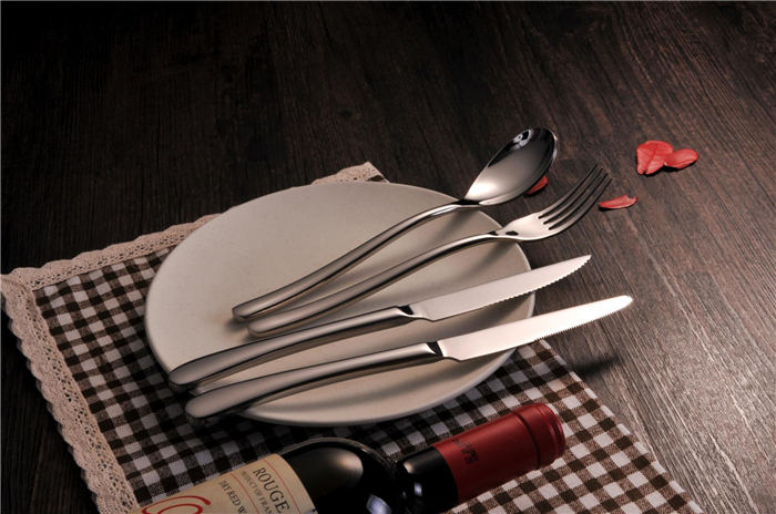 Kitchen utensils, kn