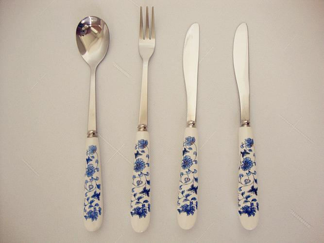 Kitchen utensils, kn