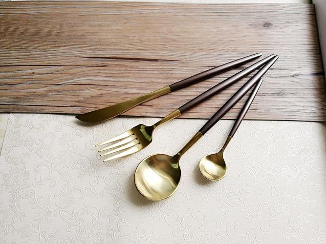 Kitchen utensils, kn